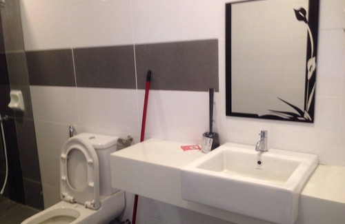 Kuala Lumpur Condo | Nice environment to stay and easy access to public transport