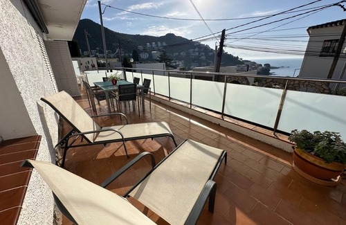 Almadraba-Canyelles House | Nice flat near the beach, terrace AV-04