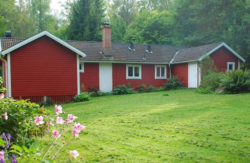 Tranas House | Nice holiday home on lake property with boat and sauna (can be rented)