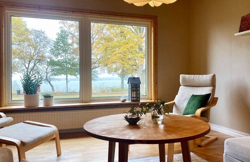 Lonashult Ski Chalet | Nice holiday home with a view of lake Åsnen in Hulevik, Lönashult | SE06056
