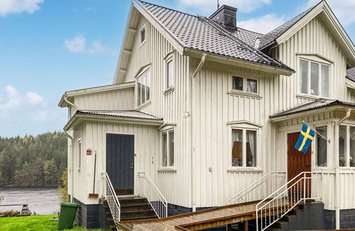 Grannas House | Nice home in Ambjörnarp with lake view