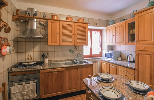 Seravezza House | Nice home in Azzano with WiFi