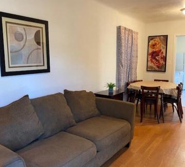 Burbank House | Nice Home in Burbank