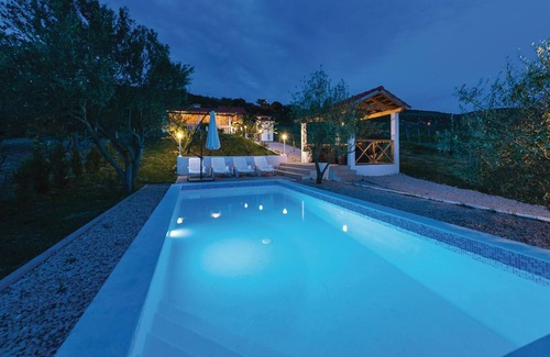 Danilo Biranj House | Nice home in Danilo with kitchen