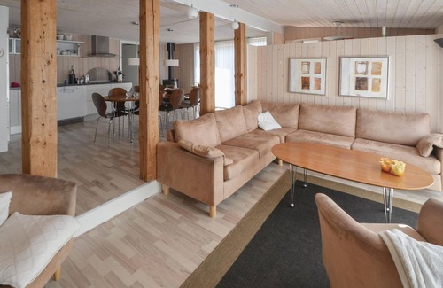 Vibæk Strand House | Nice home in Ebeltoft with WiFi