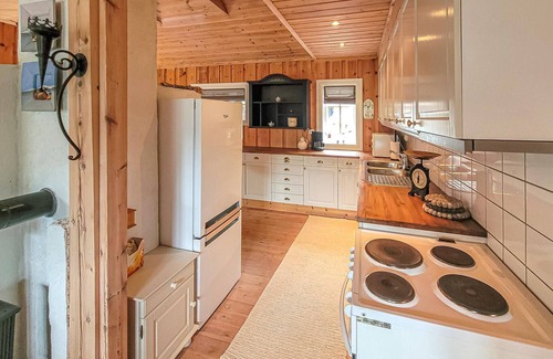 Volda House | Nice home in Folkestad with sauna