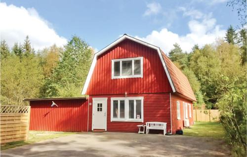 Hishult House | Nice Home In Hishult With Wifi