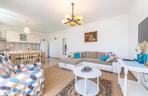 Kastel Novi House | Nice home in Kastel Novi with kitchen