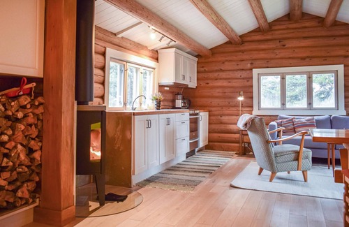 Nord-Fron House | Nice home in Kvam with kitchen