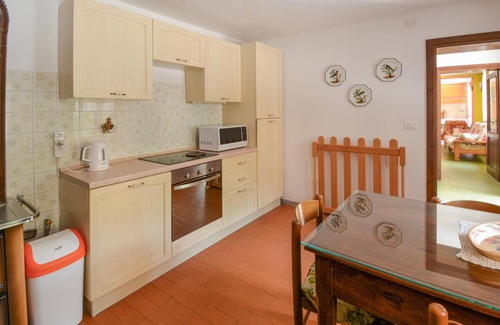 Lusiana House | Nice home in Lusiana with WiFi