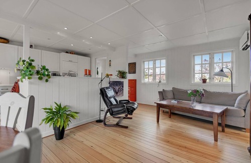 Beder Malling House | Nice home in Malling with kitchen