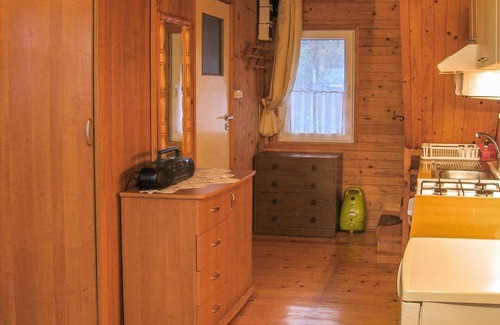 Mragowo House | Nice home in Mragowo with kitchen