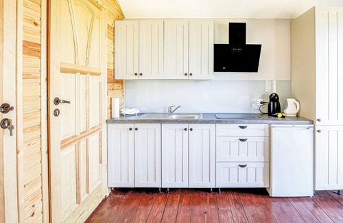 Mscice House | Nice home in Mscice with WiFi