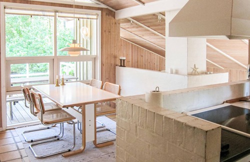 Bedegaard House | Nice home in Nexø with WiFi