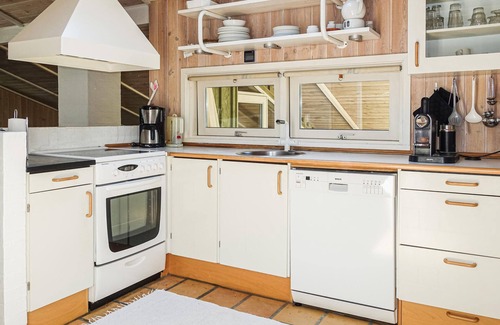 Bedegaard House | Nice home in Nexø with WiFi