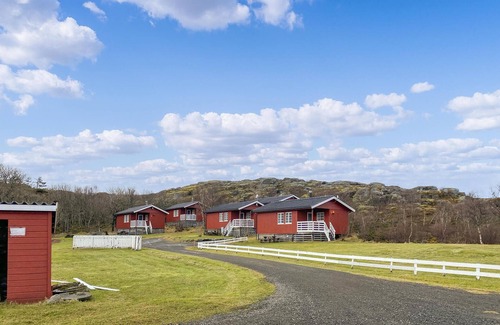 Offersøy House | Nice home in Offersøy with sauna