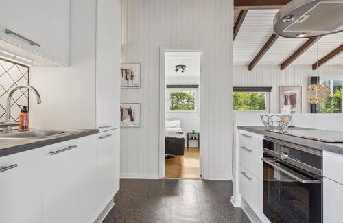 Hasmark Strand House | Nice home in Otterup with kitchen