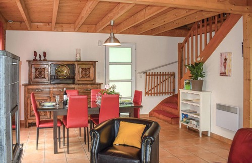 Plouneour-Trez House | Nice home in Plounéour-Trez with sauna