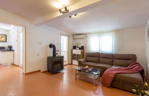 Svetvincenat House | Nice home in Svetvincenat