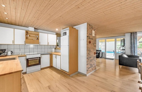 Husby House | Nice home in Ulfborg with kitchen