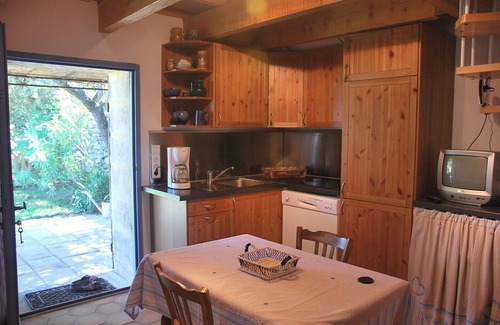Montaren-et-Saint-Mediers Villa | Nice Provençal stone holiday house with air conditioning & pool in Uzès