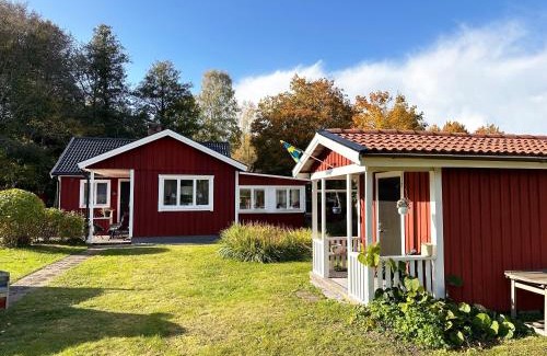 Lappe House | Nice red cottage near the lake Hjalmaren and Vingaker