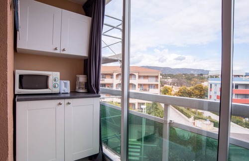 La Faviere Apartment | Nice Studio With Balcony At 7 Min From The Beach