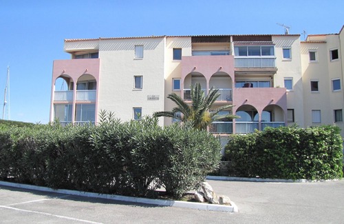 Palavas-les-Flots Apartment | Nice studio view port. Beach and sea at 50 meters.