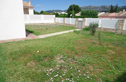 Calafat Villa | NICE VILLA POR 10 PEOPLE WITHS PRIVATE POL NEAR THE BEACH