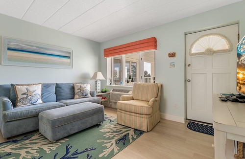 Avalon Condo | Nicely appointed two bedroom air conditioned Merrimac Condominium offering beachblock location