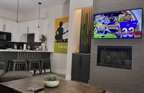 Village Condo | Nicely Decorated One Bedroom Condo in La Quinta