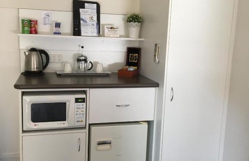 Hay Hotel | Nicholas Royal Motel - No Pets Allowed
