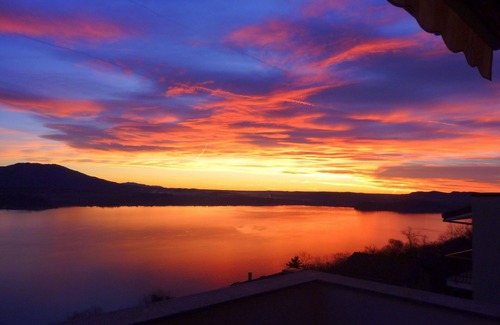 Carcioni Apartment | "NIDO SUL LAGO" - The Lake Relax!