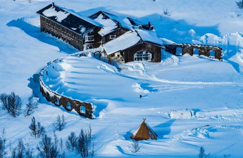 Riksgransen Hotel | Niehku Mountain Villa