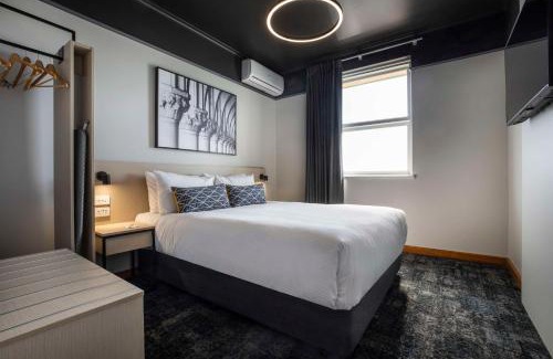Kilburn Hotel | Nightcap at Empire Hotel