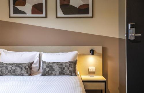 Ringwood Hotel | Nightcap at Manhattan Hotel