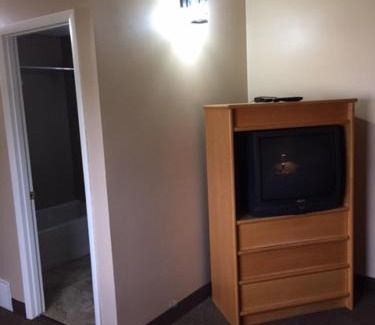 Thunder Bay Hotel | Nights Inn Motel