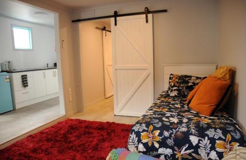 Matamata Apartment | Nights on Broadway - The APARTMENT