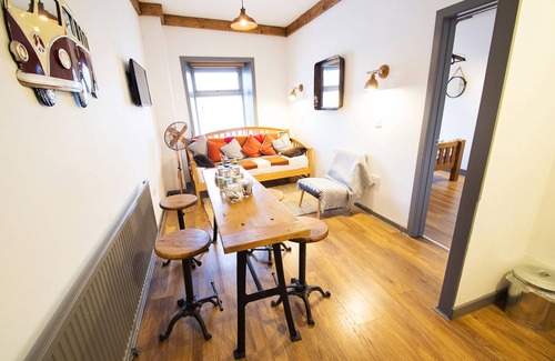 Burry Port Apartment | Nik The Greek