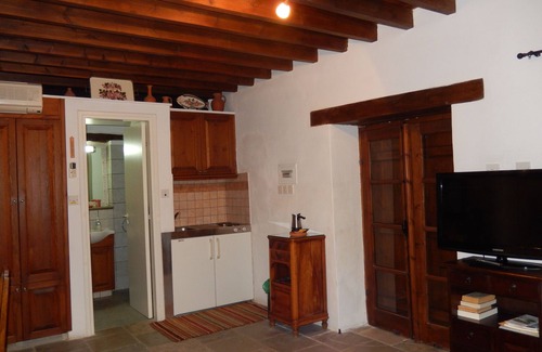 Agios Athanasios Apartment | Nikis House