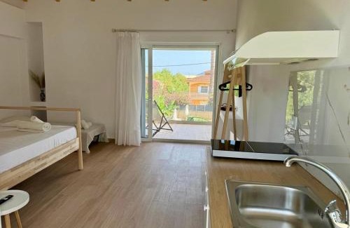 Agios Sostis House | NikLuDin suites & studios