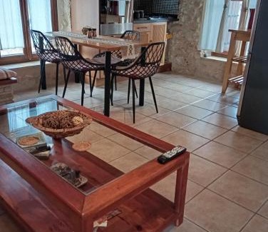 Papadhianika House | Niko's Stone Guest House