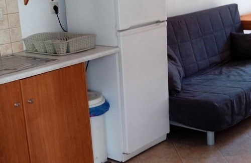 Gialiskari Apartment | Nikos Apartments A5 - One Bedroom Apartment, Sleeps 5