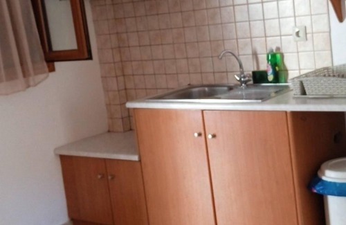Gialiskari Apartment | Nikos Apartments A5 - One Bedroom Apartment, Sleeps 5