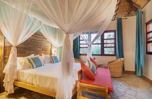 Pakwach Resort | Nile Treatz resort Beach hotel