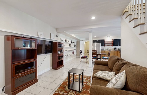 Belfast House | Nine-acre waterfront luxury property, just a four-minute drive to Belfast