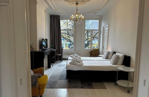 Oude Pijp Bed & Breakfast | Nine(T)Teen B&B
