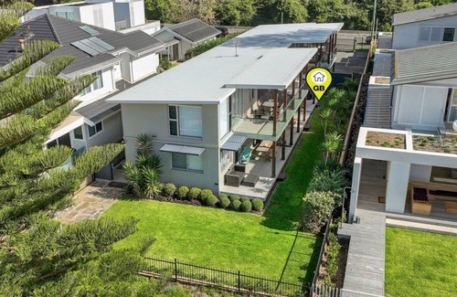 Avoca Beach Apartment | Nirvana Court 3 - Beachfront Location