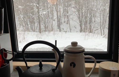 Niseko Ski Chalet | Niseko Village ski Chalet 4BDR Car Delica Included
