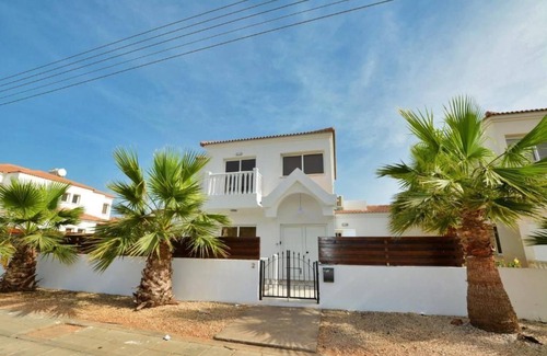 Ayia Napa House | Nissi Palms 4 Bedroom Villa with Private Pool in Agia Napa